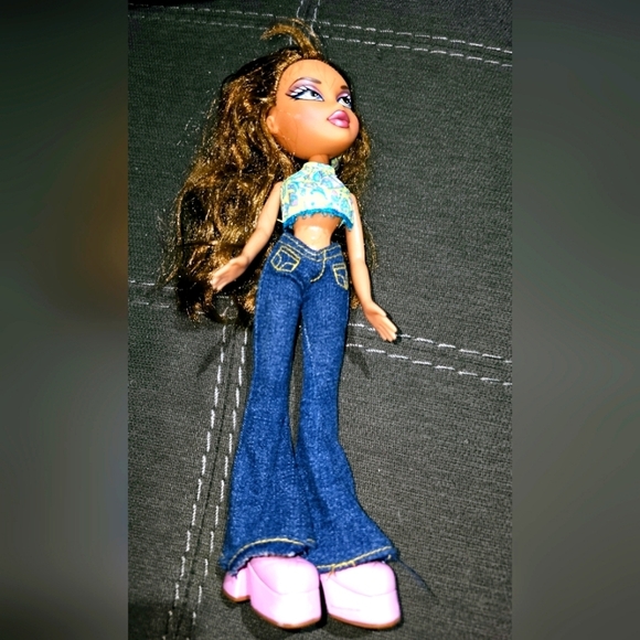 Vintage BRATZ FLAUNT IT! YASMIN DOLL 2001 MGA - Picture 1 of 6
